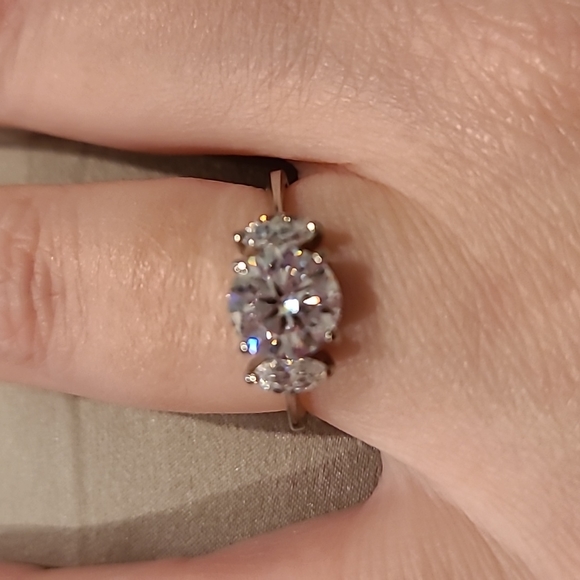 Cubic zirconia 3 stone stainless steel ring - Picture 1 of 8